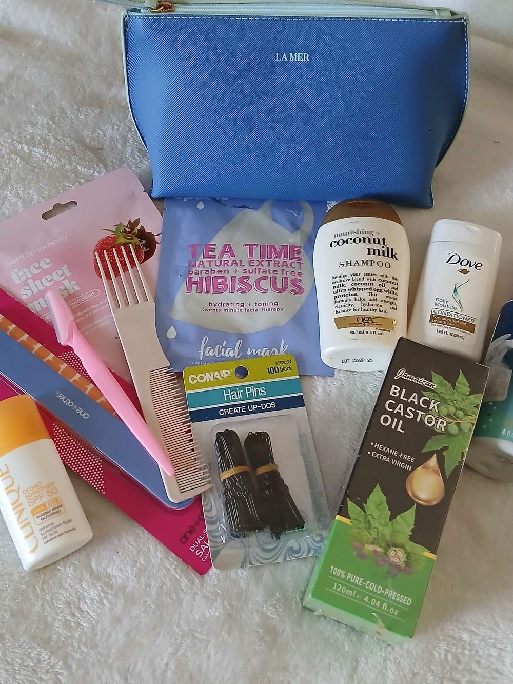La Mer Blue Cosmetic Pouch + BEAUTY BUNDLE